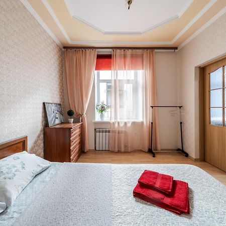 Central Apartments Rynok Lviv Buitenkant foto