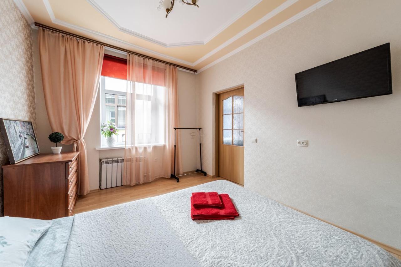 Central Apartments Rynok Lviv Buitenkant foto