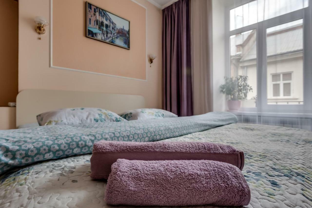 Central Apartments Rynok Lviv Buitenkant foto
