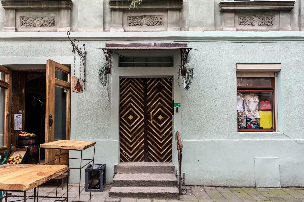 Central Apartments Rynok Lviv Buitenkant foto